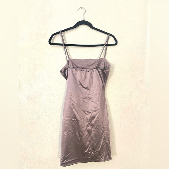 WINDSOR Wrapped In Stylish Satin Light Purple Mini Dress | Size Medium (6-8) - Picture 2 of 7